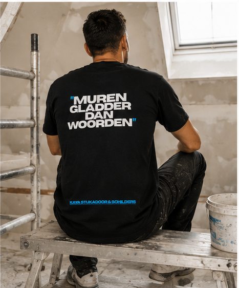 Stukadoor op steiger — Muren gladder dan woorden